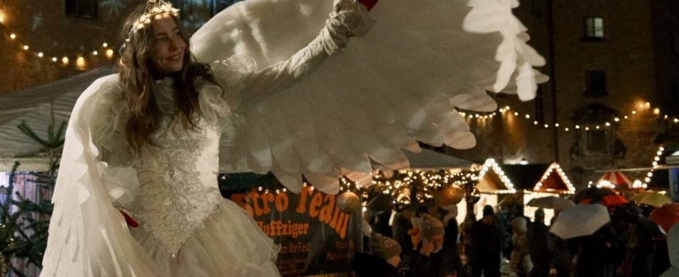 Stelzenläuferin Engel