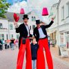 8cfba52a-6e5b-4d01-9a7c-b5aa4ba3b699 Gentlemen auf stelzen