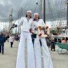 stelzenmatrosen_hansesail Matrosen auf Stelzen